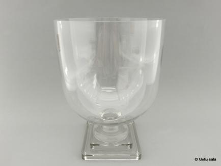 Stiklinė vaza U formos su kojele