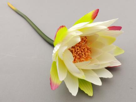 Dirbtinė gėlė - lotoso žiedas