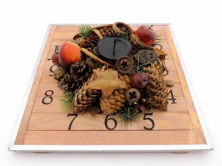 Christmas decoration clock with pine cones
