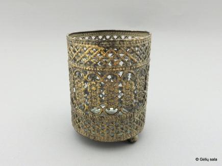 Metalinė ažūrinė žvakidė su stiklu 