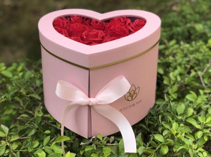 Gėlių dėžutė širdelė rožinė