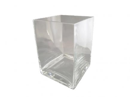 Stiklo vaza kvadratinė