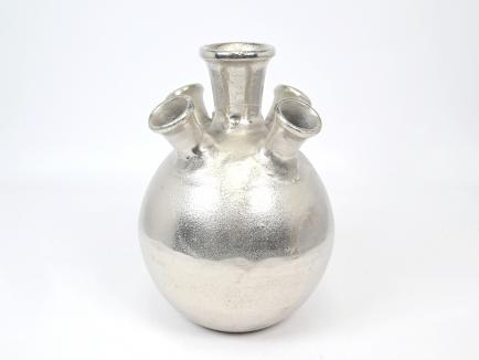Metalinė vaza 